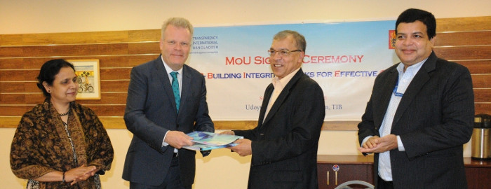 The MoU was signed by Ambassador Winther and Dr. Iftekharuzzaman, Executive Director of TIB. Senior officials of the Embassy of Denmark (EOD) and TIB were present at a simple ceremony held at TIB head office.